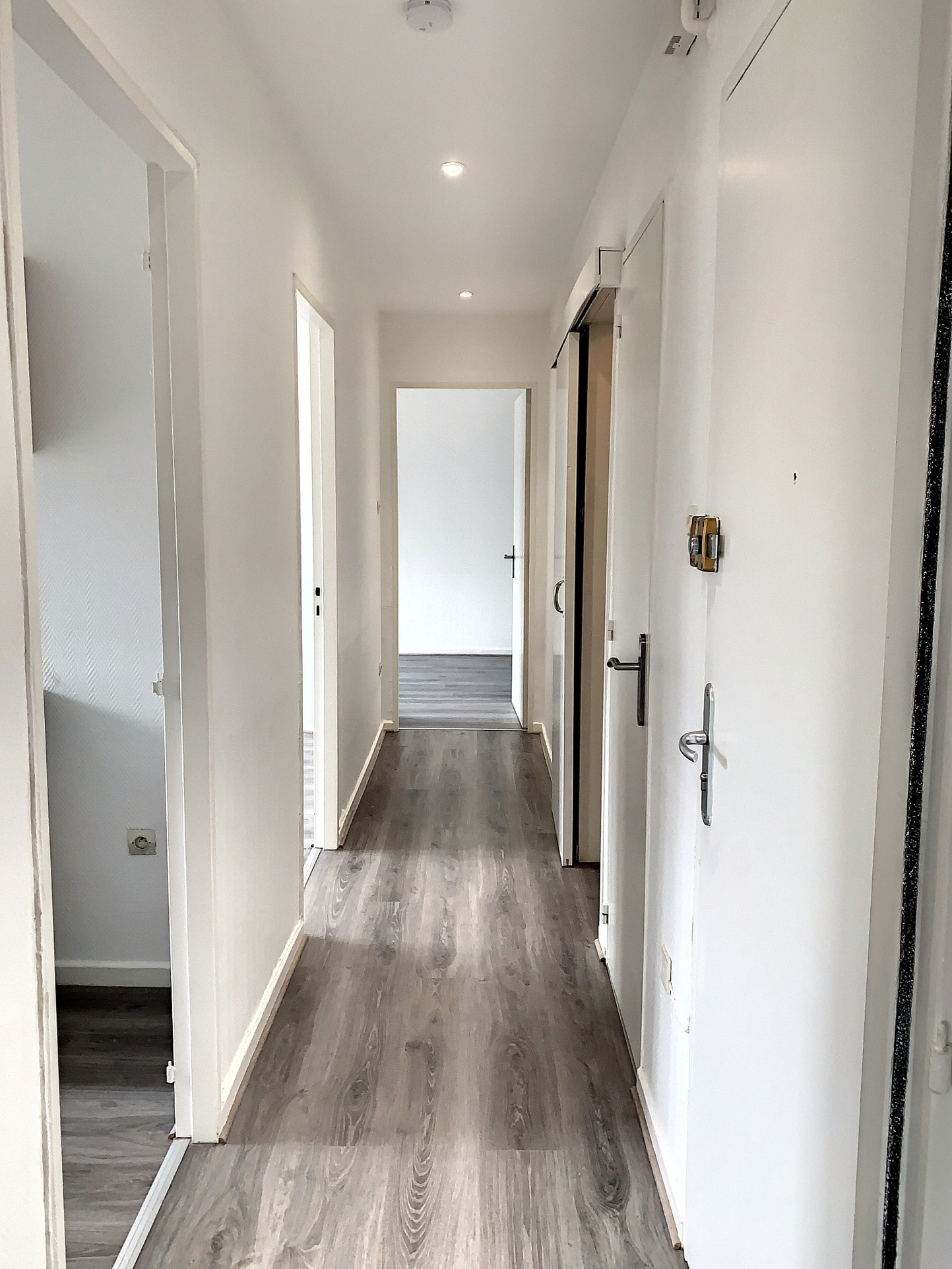 SOUS COMPROMIS !!!   APPARTEMENT STRASBOURG STOCKFELD - 3 PIECES - PARKING